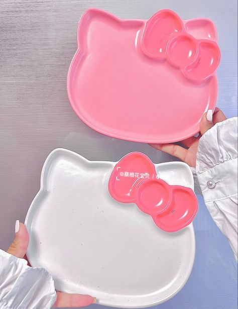 Easy Clay Sculptures, Diy Hello Kitty, Hello Kitty House, Clay Plates, Hello Kitty Characters, Clay Diy Projects, Clay Crafts Air Dry, Cute Clay, Hello Kitty Items