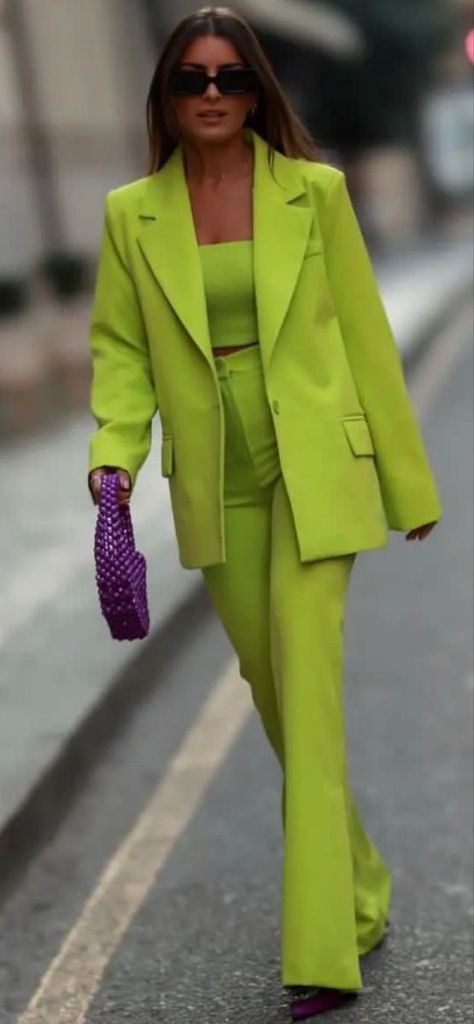 Green Suit Women, Style Vert, Tuxedo Women, Waterproof Pants, Purple Pants, Movies Outfit, Pantsuits For Women, Vintage Pants, Blazer Fashion