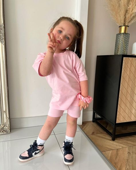 Bambini Aesthetic, Litle Girls, Bebe Clothing, Stylish Kids Outfits, Kids Dress Wear, Baby Blog, Fashion 2024