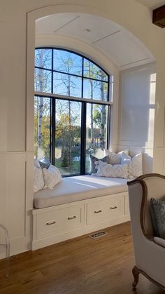 Van Decoration, Window Seat Ideas, Library Rooms, Outside Window, Cozy Ideas, Window Seat Design, Window Seats, Dream Life House, Dream House Rooms