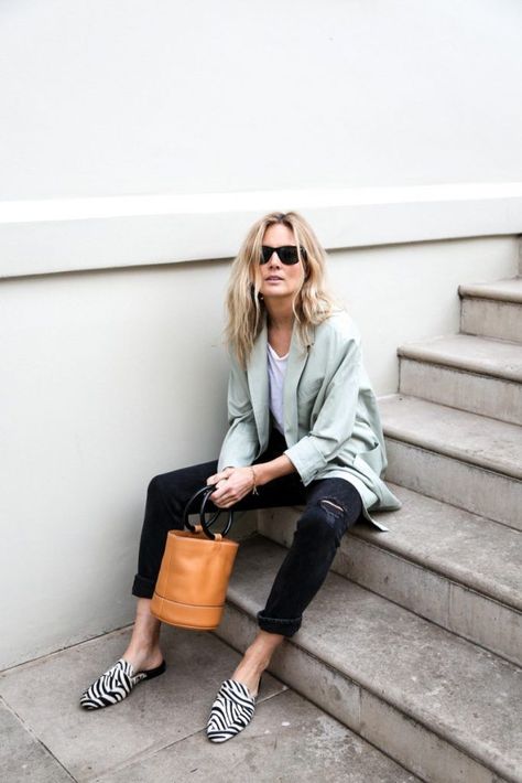 @gitranegie Mint Blazer, Style Foto, Zebra Shoes, Fashion Me Now, Lucy Williams, 30 Outfits, Blogger Outfits, What To Wear Today, Fashion Blogger Style