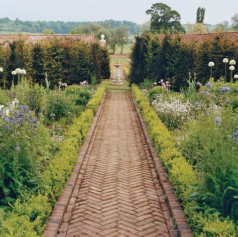 Brick Path, Brick Walkway, Brick Garden, Garden Walkway, Have Inspiration, Brick Patterns, Garden Pathway, Kew Gardens, Garden Cottage