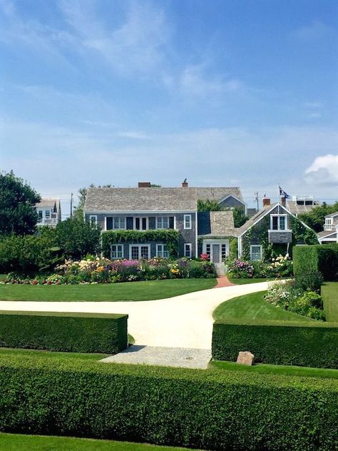 Nantucket dream house Nantucket House, Nantucket Home, Nantucket Style, Nantucket Island, Summer Escape, Inspire Me Home Decor, Beach Cottage Style, House Tour, Pretty House