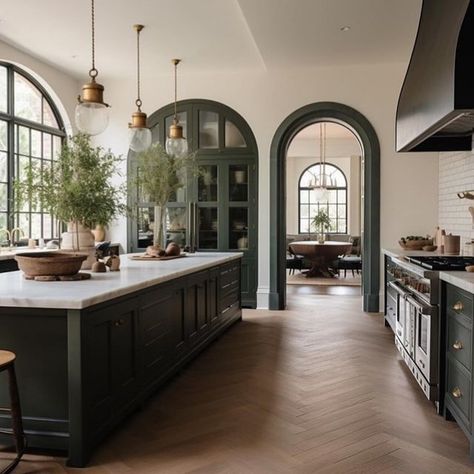 Ashley Stark Kenner on Instagram: "Another top post is this warm kitchen. Touches of green and warm wood give it the perfect vibe. JT Designs • • • • #kitchen #kitchendesign #traditionaldesign #kitcheninspo #moodymidweek #interiordesign #customkitchen" Model Dapur, Warm Kitchen, Casa Vintage, Kitchen Inspiration Design, Dream House Interior, Green Kitchen, Dream House Decor, Kitchen Style, Dream Home Design