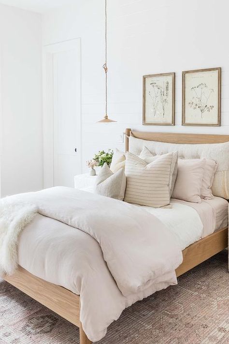 Modern Guest Bedroom, Modern Coastal Bedroom, Pure Salt Interiors, Small Guest Bedroom, Airy Bedroom, Oak Beds, Guest Bedroom Decor, Coastal Bedroom, Spare Bedroom