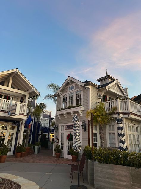 Beach Town House Exterior, Beach Town Shops, Old Beach Town Aesthetic, Island Town Aesthetic, Beach Town Houses, Coastal Cafe Exterior, Beach Town Layout, Coastal City Aesthetic, Small Coastal Town