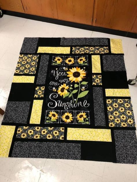 Panel Quilts Ideas, Panel Quilts Ideas Layout, Sunflower Quilt, Panel Quilt Patterns, Sunflower Quilts, Fabric Panel Quilts, Quilting Designs Patterns, Quilt Modernen, Scrappy Quilt Patterns