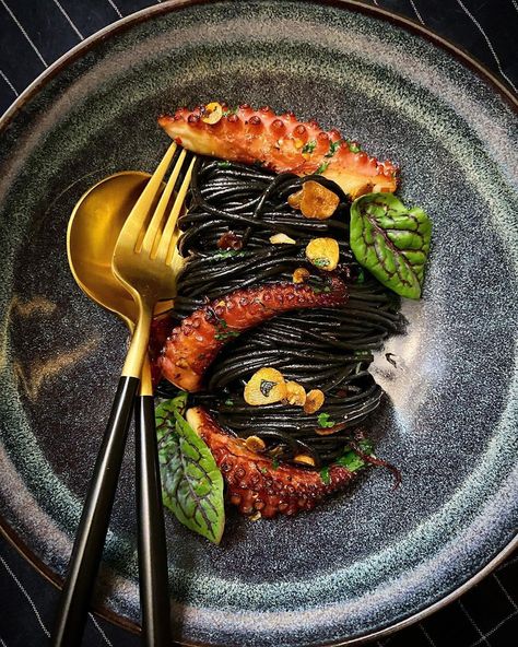 @peter.p.man on Instagram: “Super yummy pasta dish with just a few ingredients ... black ink pasta with sous vide octopus, olive oil, garlic, black pepper and chili’s…” Super Yummy Pasta, Black Ink Pasta, Octopus Pasta, Ink Pasta, Spaghetti Aglio E Olio, Yummy Pasta, Spaghetti Aglio, Aglio E Olio, Olive Oil Garlic