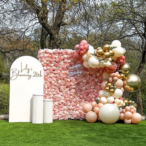 Balloon Backdrop Decorations, Flower Backdrop For Birthday Party, Flower Wall With Balloon Arch, 30 Balloon Garland, Graduation Backdrop Ideas Flowers, Flower Wall Bridal Shower Backdrop, Flower Backdrop With Balloons, 18th Birthday Decorations Outdoor, Flower Wall Quinceanera