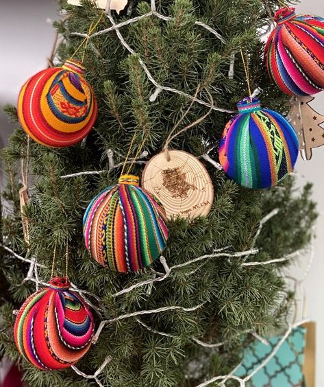 Peruvian Christmas, Unique Decoration, Diy Christmas Ornaments, Christmas Balls, Diy Christmas, Unique Decor, Tree Decorations, Christmas Tree Decorations, Peru