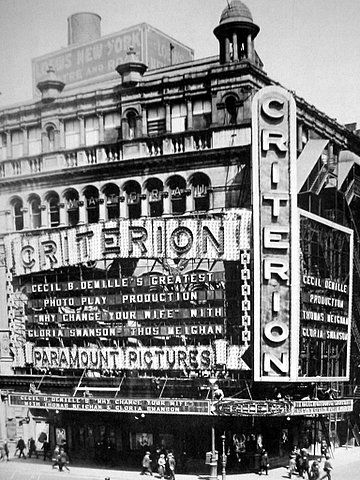 1920 photo of the Criterion Theatre - New York City (photo: Cinema Treasures) Vintage Movie Theater, Old New York City, Theater Art, Movie Houses, German Cities, Old Nyc, Nyc History, Vintage Theatre, Vintage Nyc