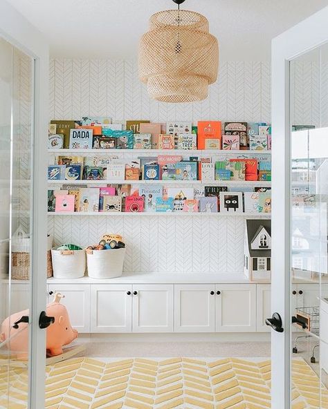 Home Trends | Display-Worthy Children's Books - copycatchic Kids Playroom Storage, Basement Playroom, California Closets, Playroom Storage, Playroom Design, Playroom Organization, California Coastal, Toy Rooms, Big Girl Rooms