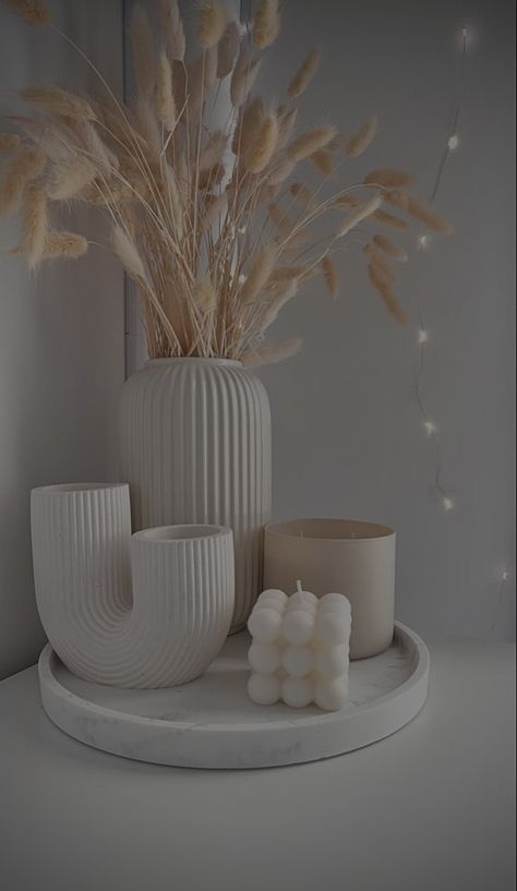 Small Room Beige Aesthetic, Beige And White Home Decor, Neutral And Gold Apartment, Home Designer Aesthetic, Vanilla Home Decor, Candles Apartment Aesthetic, Beige White Room Aesthetic, Cream House Decor, Beige Aesthetic Decor