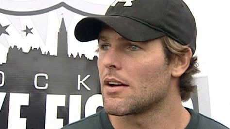 Mike Fisher (NHL) Carrie Underwood Husband, God Made Girls, Mike Fisher, Hot Hockey Players, Ottawa Senators, Nashville Predators, Hockey Stick, Beautiful Voice, Carrie Underwood