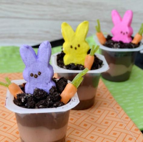 Quick and Easy Peeps Pudding Cups - Great for Spring and Easter Easter Pudding Cups, Orange Starburst, Dirt Pudding Cups, Dirt Pudding, Oreo Dirt, Bunny Peeps, Pudding Cup, Easter Party Food, Easy Easter Desserts