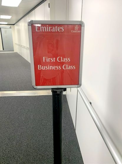 » Blog Archive What is it REALLY like to fly Emirates Business Class? Emirates Business, Aesthetic For Men, Business Class Travel, Business Class Lounge, Emirates Flights, Old Money House, Flying First Class, Business Class Seats, First Class Flights