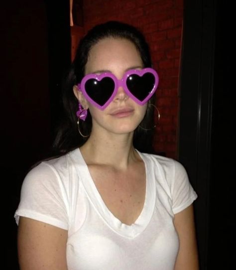 Ldr Pictures, Y2k Profile Picture, Lana Del Rey Love, Lana Del Rey Vinyl, Lana Rey, Elizabeth Grant, Looking For Alaska, Girls Support Girls, Shaped Sunglasses