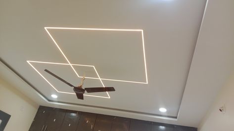 Simple False Ceiling Design, Profile Light, Simple Bed Designs, Interior Design Living Room Modern, Simple Ceiling Design, Down Ceiling Design, House Ceiling, New Ceiling Design, Pvc Ceiling Design