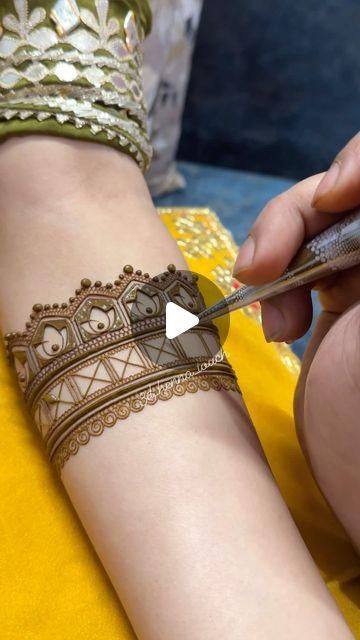 Front Mehndi Design Latest, Mehndi Latest Design Hands, Non Bridal Mehandi Designs, New Bridal Mehndi Designs Front Hand, Blouse Mehndi Design, Two Hand Mehndi Design, Mehndi Designs 2024 Latest, Recent Mehendi Designs, Couples Mehndi Design