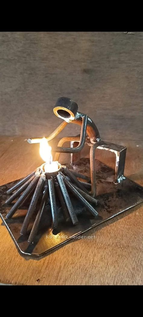 Truck Welding Projects, Metal Art Welded Sculpture, Simple Welding Art, Basic Welding Projects, Welding Projects Gift Ideas, Welding Fabrication Ideas, Things To Weld For Your Girlfriend, Welding Crafts Home Decor, Brazing Projects Metal Art