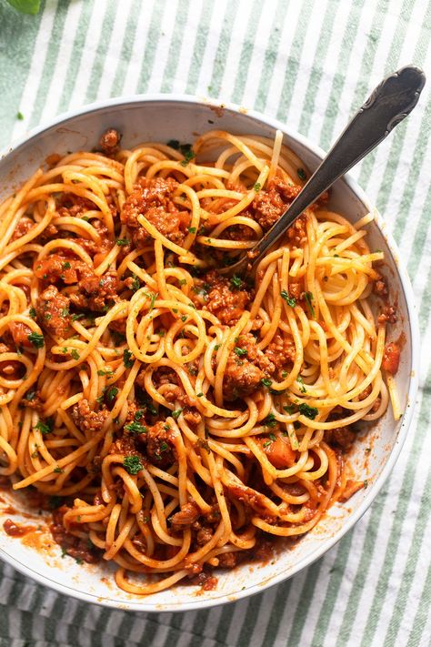 Discover a lighter take on spaghetti with ground turkey in our delicious Bolognese sauce recipe! Perfect for a cozy night in or entertaining guests. #thefastrecipe #TurkeySpaghetti #Bolognese #HealthyEating #EasyRecipes #FamilyDinner #ComfortFood #CookingInspiration #WeeknightMeal #SimpleIngredients #TastyTuesday #RecipeIdeas #FoodieFinds #DinnerInspo #PinterestRecipes #HomemadeGoodness Turkey Sausage Spaghetti, Aesthetic Pasta Pictures, Spaghetti Bolognese Aesthetic, Turkey Spaghetti Recipes, Spaghetti With Ground Turkey, Ground Turkey Bolognese, Turkey Bolognese Sauce, Ground Turkey Spaghetti, Ground Turkey Recipe