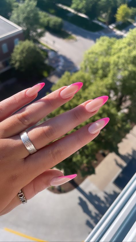 Pink Tip Nails, Unghie Sfumate, Red Valentine, Hippie Nails, Simple Acrylic, Nails Aesthetic, Work Nails, Classy Acrylic Nails, Almond Nails Designs