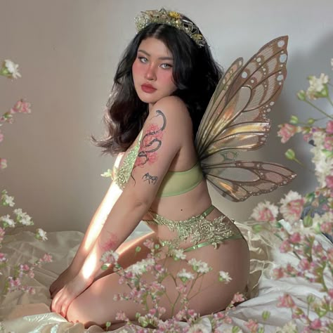 Fairy Core Photography, Fairy Pictures Aesthetic, Fairy Poses Photography, Fairy Photoshoot Poses, Fairy Pictures Ideas, Fairy Goddess Aesthetic, Fairy Faceclaim, Fairy Wings Photoshoot, Diy Fairy Photoshoot