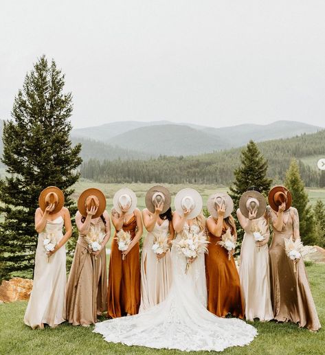 marriage ceremony pictures Check more at https://howcandothis.com/weddingideas/marriage-ceremony-pictures/ Western Wedding Bridesmaids, Country Wedding Dresses Bridesmaid, Country Wedding Colors, Country Wedding Bridesmaids, Fall Country Wedding, Country Wedding Pictures, Western Wedding Ideas, Ceremony Pictures, Country Wedding Photos