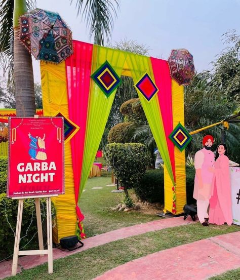 Nagpur Garba Nights Decoration, Navratri Selfie Corner, Dandiya Decoration For Navratri, Dandiya Night Decoration, Garba Night Decorations, Navratri Theme Decoration, Garba Decoration Ideas, Decoration For Navratri, Dandiya Decoration