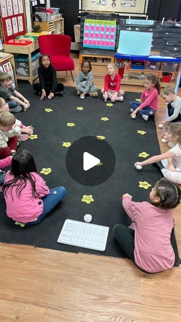 Sharyn Kish on Instagram: "During our @heggertypa lesson today we used our snowballs to practice phoneme blending. We tapped out the individual phonemes (sounds) then rolled the snowball as we said the word. These #snowballs can be used countless ways in your classroom! There is a link for them in my #amazon storefront in my bio. 

#kinder #kindergarten #kindergartenactivities #prek #preschoolactivities #preschooler #homeschoolmom #firstgradeteacher #intervention #fun #teachersofinstagram #teachersfollowteachers #iteachk #phonics #phonemicawareness #listening #games #kids #winter #studentteaching" Segmenting Activities For Kindergarten, Blending Practice Kindergarten, Blending Games For Kindergarten, Listening Games For Kids, Phonics Games Eyfs, Segmenting Phonemes Activities, Blending Sounds Activities, Phoneme Segmentation Kindergarten, Phoneme Segmentation Activities