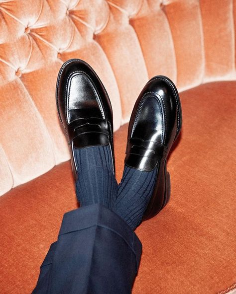 Black Leather Loafers Outfit, Black Loafers Men, Penny Loafers Men, Loafers Outfit, Black Suede Loafers, Classy Outfits Men, Breaking In, Cream Shoes, Mens Outfit Inspiration