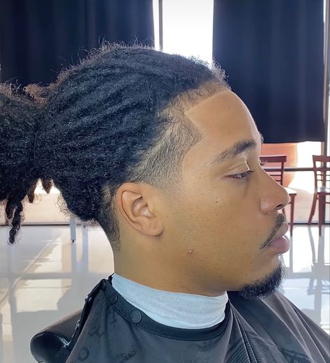 Taper Fade Twist Men, Locs With Line Up Men, Edge Up With Dreads Men, Taper Dreadlocks, Tapered Dreads Men, Taper Fade Haircut Dreads, Temp Fade Locs, Dreads With Taper Fade, Locs Haircut Men