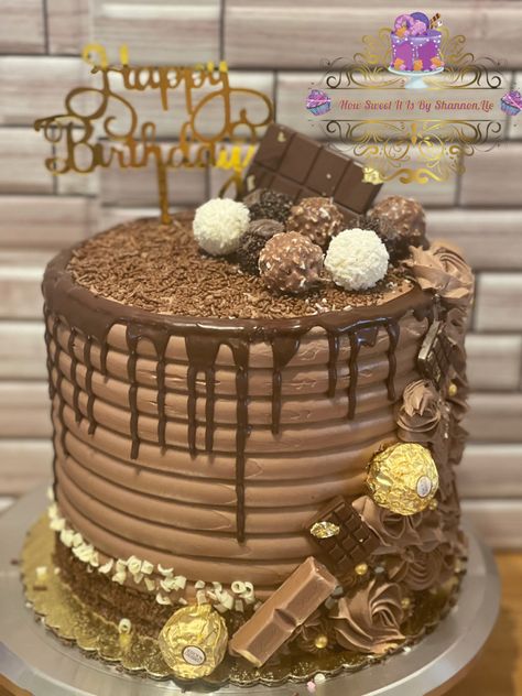 3 layer Half chocolate, half yellow cake, chocolate frosting, chocolate drip Loaded Chocolate Cake, Chocolate Birthday Cake For Men, Choc Drip Cake, Yellow Cake Chocolate Frosting, Chocolate Drip Cake Birthday, 75 Birthday Cake, Chocolat Cake, Frosting Chocolate, 25 Birthday