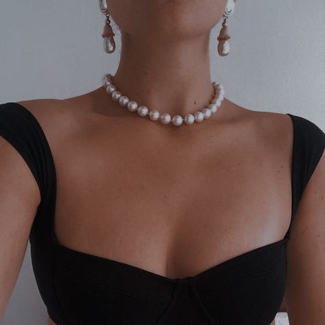 Black Dress With Pearls Necklace, Dress With Pearl Necklace, Outfit With Pearls, Pearl Necklace Aesthetic, Pearl Necklace Outfit, Black Dress With Pearls, Fuel The Fire, Pearl Outfit, Rose Calloway