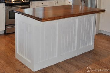 Kitchen Cabinets Traditional, Beadboard Kitchen Island, Beadboard Kitchen, Kitchen Island Makeover, Wainscoting Kitchen, Kitchen Traditional, Stools For Kitchen Island, Kitchen White, Kitchen Light