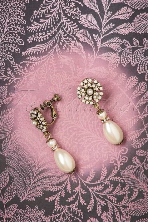 Great Gatsby Accessories, 1920s Accessories, Vintage Inspired Jewelry, Miriam Haskell, Earrings In Gold, Pearl Brooch, Antique Earrings, Stunning Earrings, Art Deco Jewelry