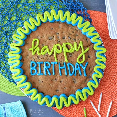 Soft and Chewy Chocolate Chip Cookie Cake Recipe Birthday Cookie Cake, Chocolate Chip Cookie Cake Recipe, Easy Chocolate Chip Cookie, Soft Chewy Chocolate Chip Cookies, Cookie Cake Decorations, Cookie Cake Designs, Basic Cookies, Birthday Cookie, Cookie Cake Birthday