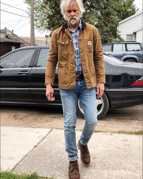 Lumberjack Rugged Style Ideas for Men -farmerusedto Mens Fall Outfits Rugged, Rugged Style Men Outfit, Mens Clothing Styles Rugged, Mens Style Casual Rugged, Carhartt Jacket Outfit, Carhartt Outfit, Modern Gentleman Style, Rugged Fashion, Men Workwear