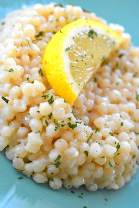 Different Types Of Couscous, Garlic Parmesan Couscous, Cheesy Pearl Couscous, Couscous Bowl Recipes, Shrimp And Couscous Recipes, Dinner Couscous, Sides For Dinner, Recipes Couscous, Parmesan Couscous