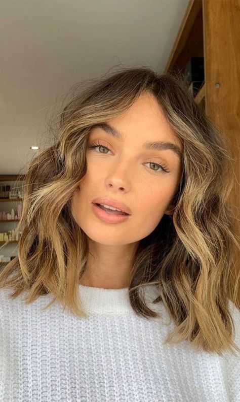 Haircuts To Try, Bob Haircut For Round Face, Wavy Haircuts, Lob Hairstyle, Lob Haircut, Haircuts For Wavy Hair, Summer Hairstyles For Medium Hair, Shoulder Length Hair Cuts, Round Face Haircuts