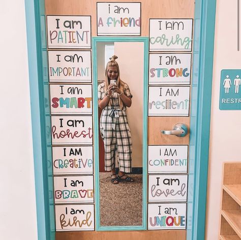 Feelings Chart Classroom, Goals Classroom Display, Kindergarten Classroom Tips, School Age Daycare, First Grade Door Decorations, 2nd Grade Classroom Setup Themes, Cute Classroom Ideas Elementary, Cozy Classroom Ideas, 2nd Grade Classroom Setup