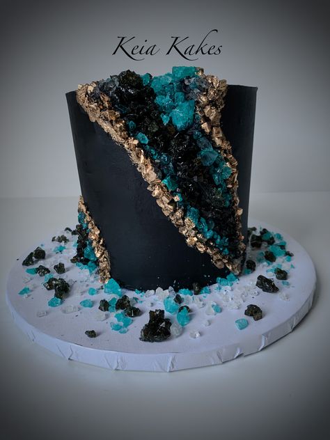 Client request Cakes Geode, Black Geode Cake, Blue Geode Cake, Purple Geode Cake, Purple Geode Cake Birthday, Fancy Birthday Cakes, Geode Cake, Crystal Cake, Elegant Desserts