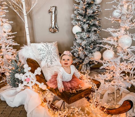 First Birthday. 1st Birthday Idea. Winter ONEderland. Winter Wonderful 1st Birthday, Winter Onederland First Birthday Pictures, Winter Onederland Pictures, 1st Birthday Winter Photoshoot, December 1st Birthday Photoshoot, Christmas Onederland Birthday, Diy Winter Onederland Decorations, Winter Onederland 1st Birthday, Winter Baby First Birthday Girl