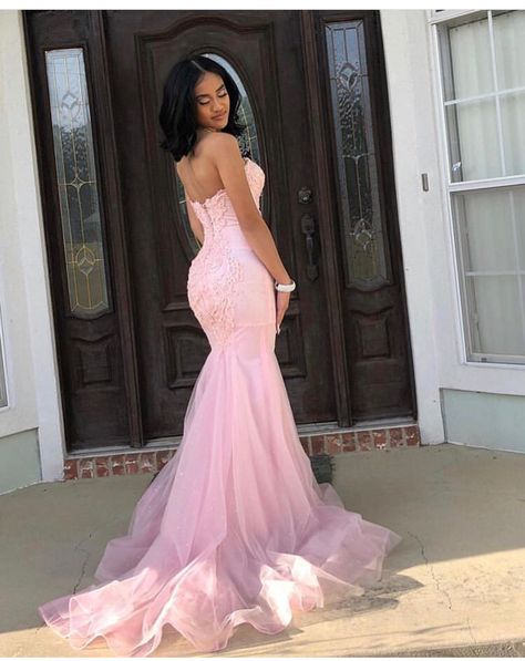 Follow me for more @Cleopatra4563💙 Prom Dresses With Train, Dresses With Train, Prom Dress With Train, Prom Dress Inspo, Prom Inspiration, Mermaid Prom Dresses Lace, Prom Inspo, Prom 2024, Stunning Prom Dresses