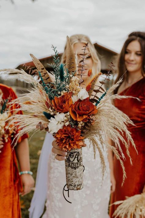 Western Wedding Fall Colors, Western Floral Bouquet, Rustic Western Wedding Colors, Western Floral Arrangements Wedding, Head Table Wedding Decorations Rustic Country Chic, Southwestern Boho Wedding, Classy Western Aesthetic, Boho Western Centerpieces Wedding, Turquoise And Rust Western Wedding