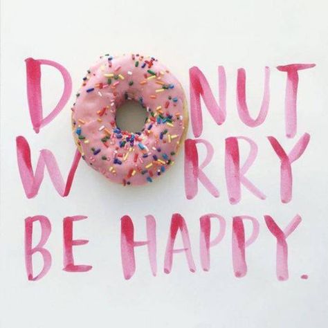 35 Hilarious Donut Quotes In Celebration Of National Donut Day Doughnut Quote, Donut Meme, Donut Quotes Funny, Doughnuts Photography, Donut Quotes, Donut Humor, Donut Care, Donut Art, Amy Tangerine