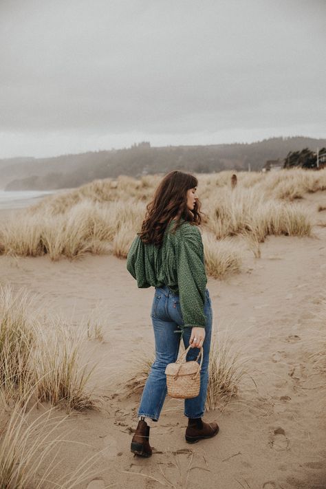 #style fashion #ootd #doen #blundstone #boots #oregoncoast #levis #winterstyle #casualstyle #everydayoutfits #outfits Blundstones With Jeans, Blundstone Women Outfit Jeans, Blundstones Outfit, Blundstone Outfit Women, How To Style Blundstone Boots, Blundstone Boots Outfit, Styling Blundstone Boots, Blundstone Women Outfit, Blundstone Outfits