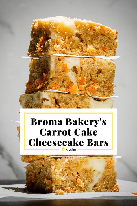 Carrot Cake Cheesecake Food Network, Carrotcake Cheesecake Bars, Carrot Cake Brownie Bars, Carrot Cake Brownies Bar, Carrot Cheesecake Bars, Carrot Cake Squares, Carrotcake Cheesecake Cake, Carrot Cheesecake Recipe, Carrot Dessert Recipes