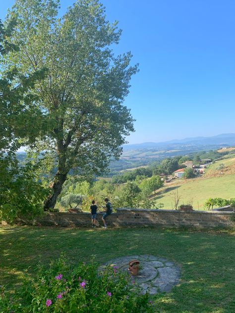 italy, italian summer, italian countryside, nature, countryside, garden, aesthetic, summer aesthetic Countryside Garden, Grassy Field, Italian Countryside, Garden Aesthetic, Italian Summer, Aesthetic Summer, Summer Aesthetic, Italy, Wall