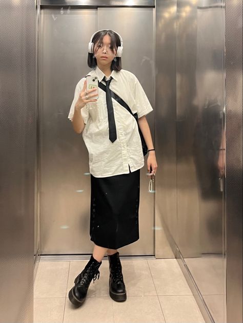 Tomboy Outfit With Skirt, Acubi Tie Outfit, Big Skirt Outfit Aesthetic, Shirt With Long Skirt Outfit, Skirt Tomboy Outfit, Black Long Skirt Outfit Korean, Long Skirt Button Up Shirt, Acubi Long Skirt Outfit, Big Shirt Big Skirt